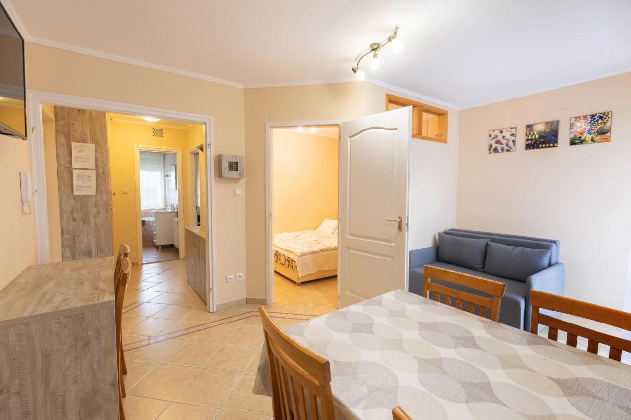 Marta Apartman Hajdúszoboszló Buitenkant foto