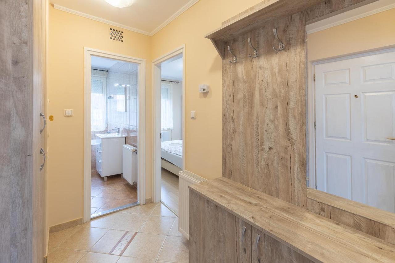 Marta Apartman Hajdúszoboszló Buitenkant foto