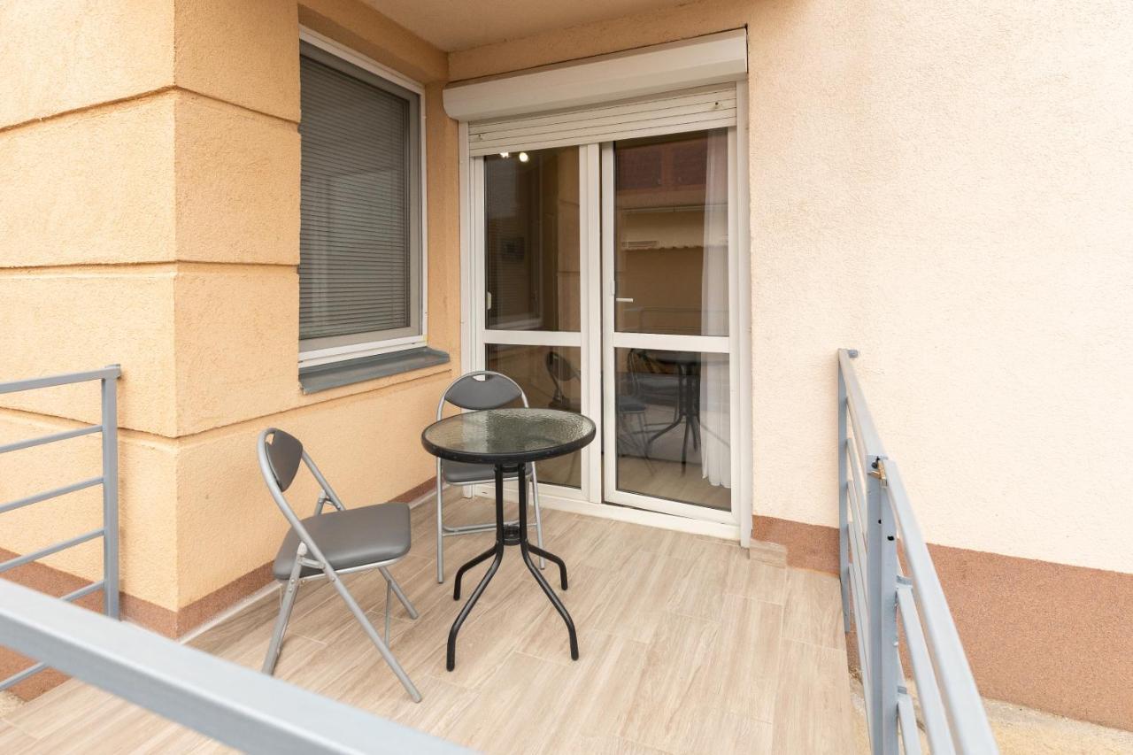 Marta Apartman Hajdúszoboszló Buitenkant foto