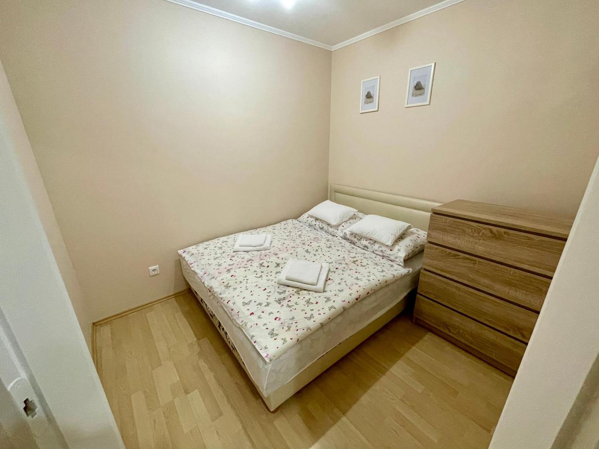Marta Apartman Hajdúszoboszló Buitenkant foto