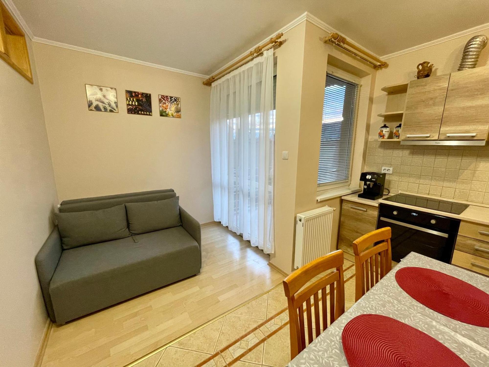 Marta Apartman Hajdúszoboszló Buitenkant foto